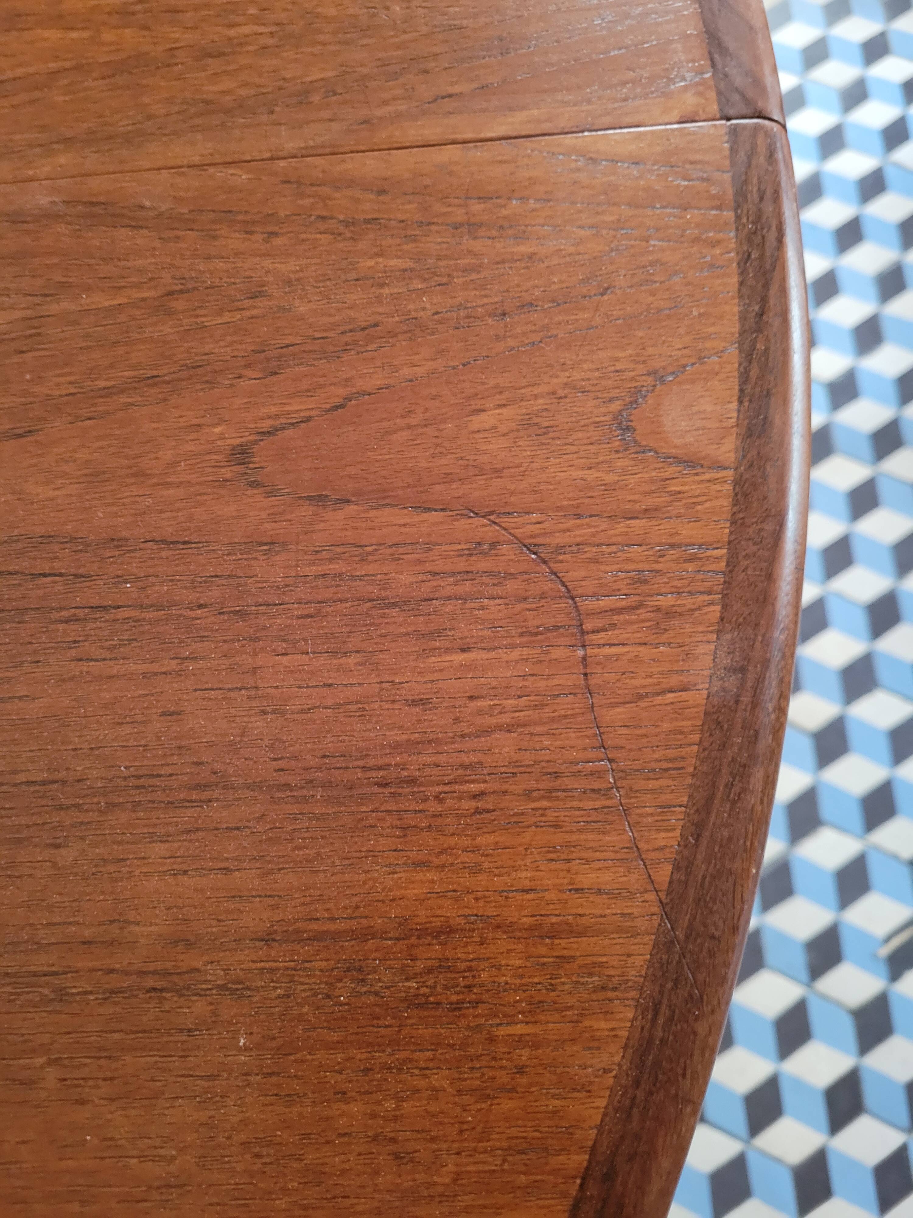 Extendable teak table by Victor Wilkins, G-Plan