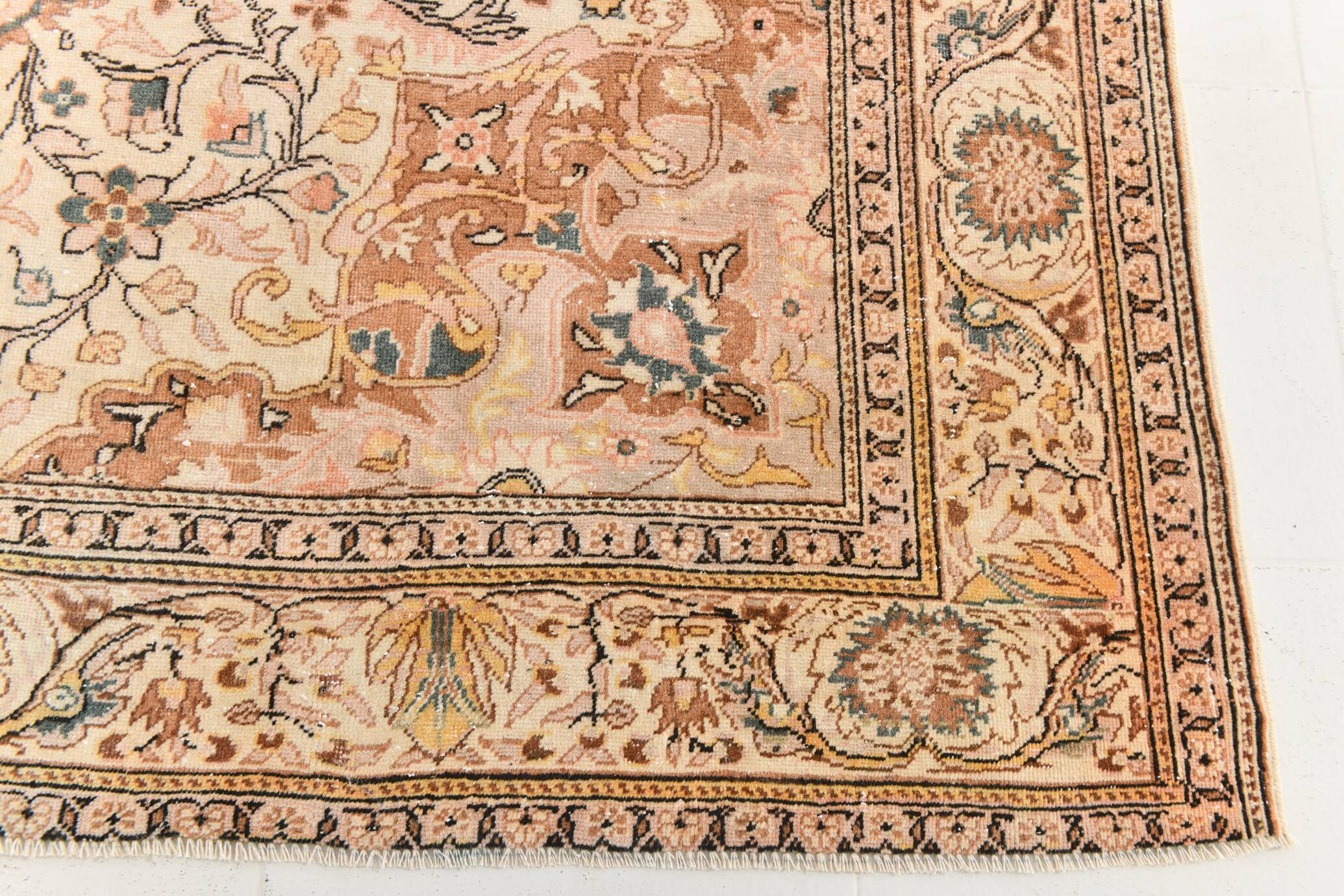 Vintage Cream & Brown Classic Pattern Persian Rug, 193x286Cm