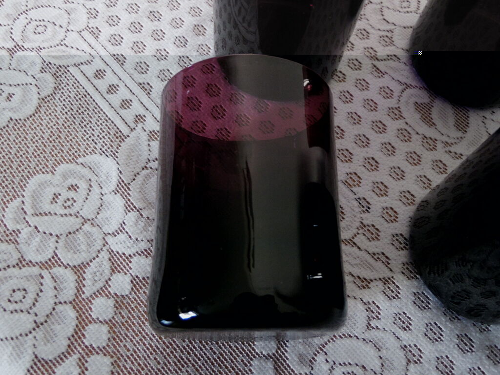 6 eggplant-colored glass cups