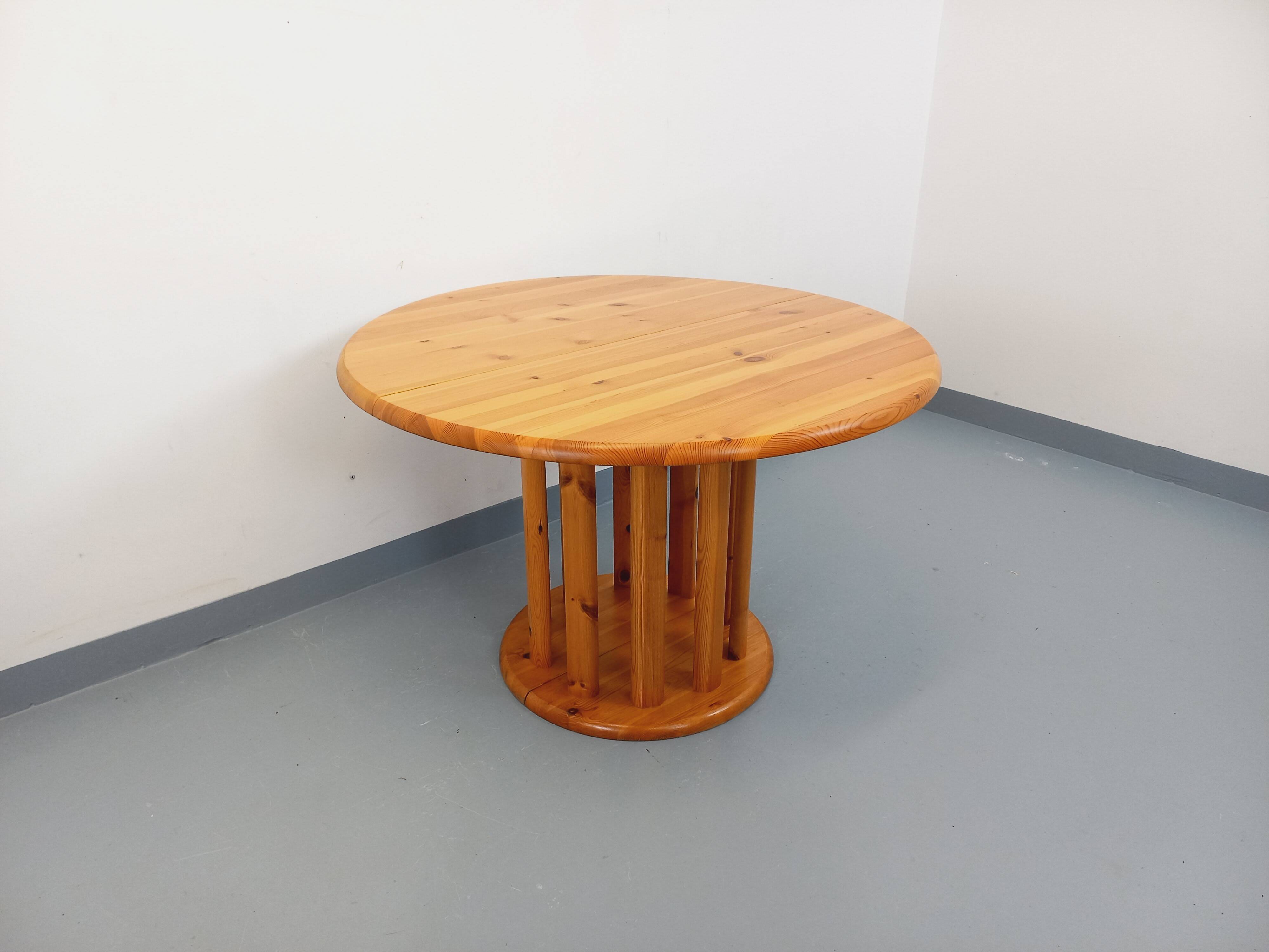 Vintage Scandinavian round dining table Rainer Daumiller in pine.