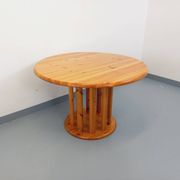 Table à manger ronde scandinave vintage style Rainer Daumiller en pin