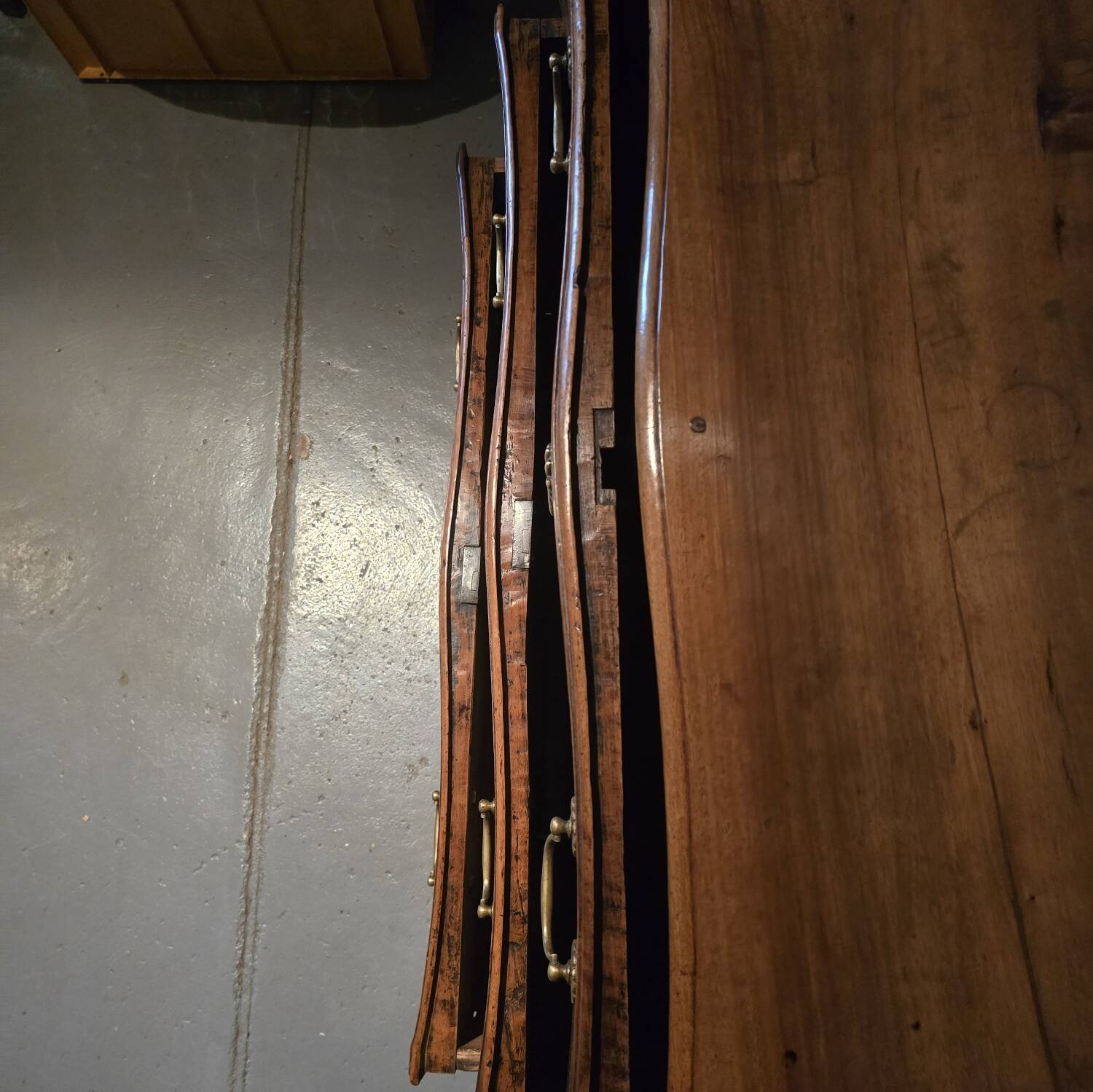 Curved Louis XV commode, 18th century.