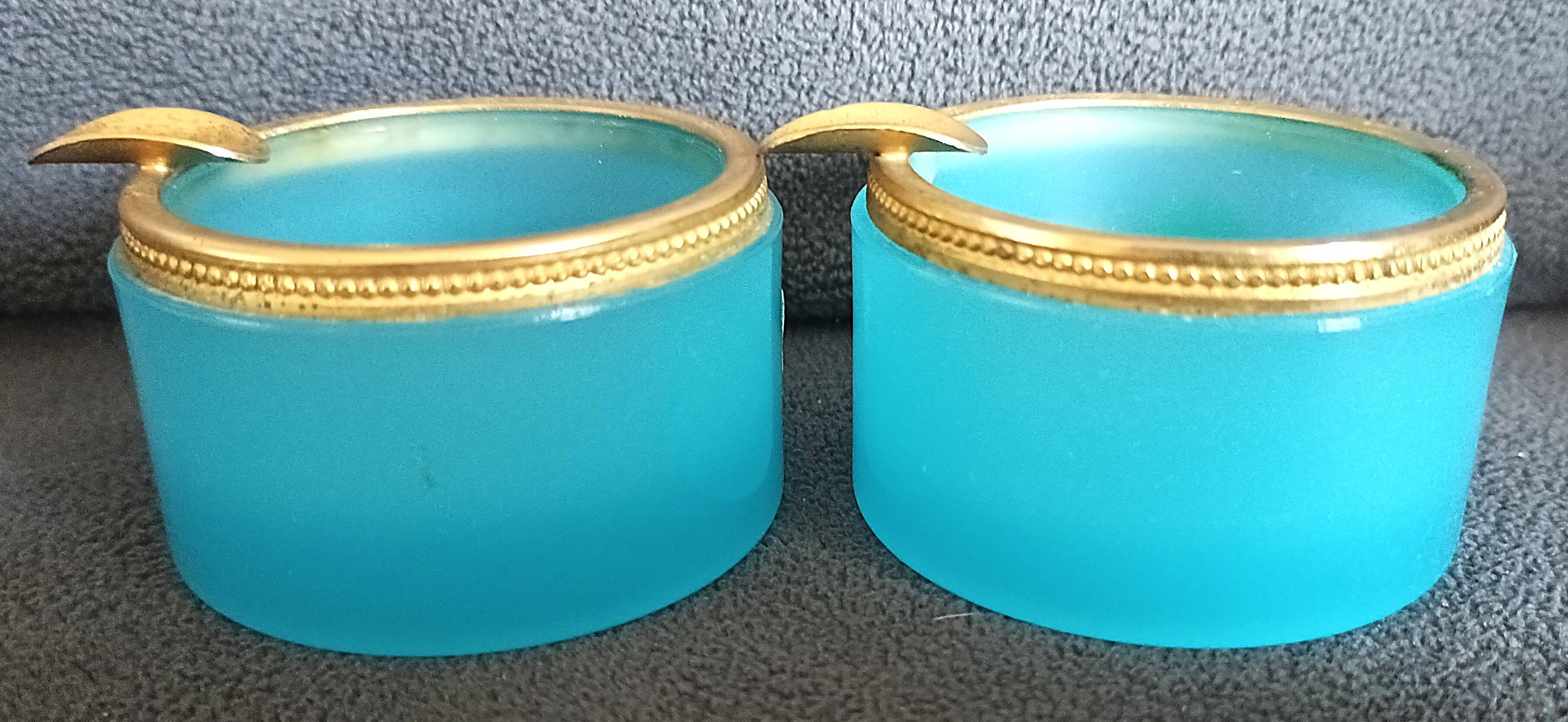 Paire de cendriers V.N.C. « Opaline de Venise »–Murano, Italie, années 1970