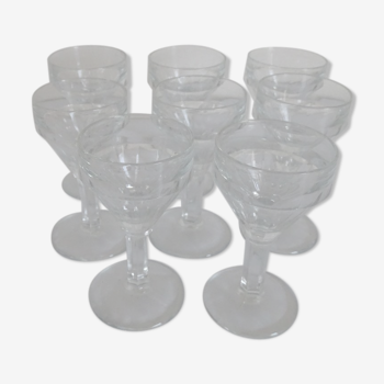 Set de 8 anciens verres à liqueur