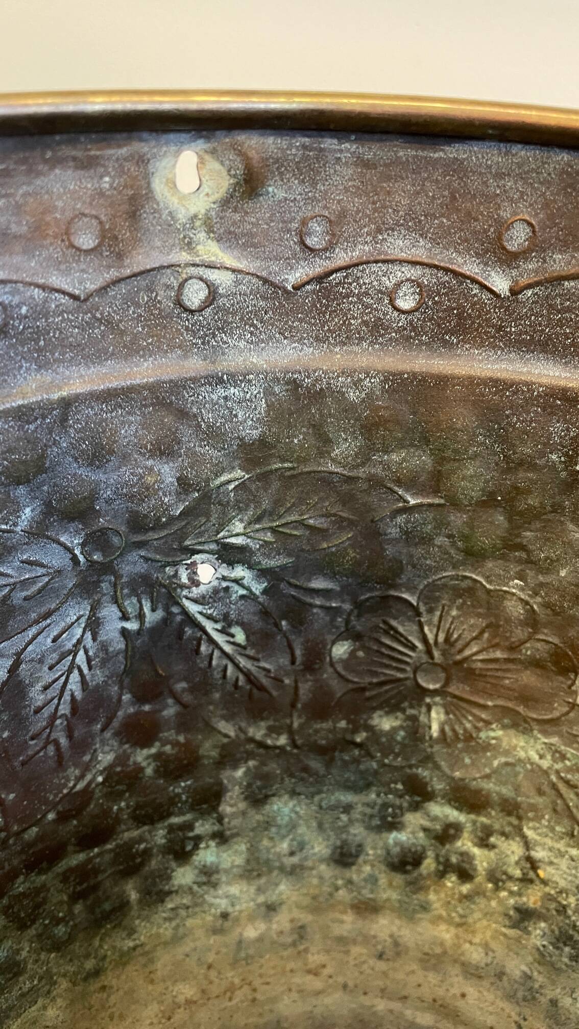 Large planter by villedieu in brass 1970s - 1980s