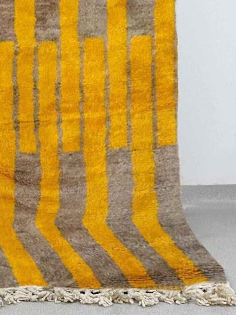 Traditional Moroccan rug 250cm x 150cm