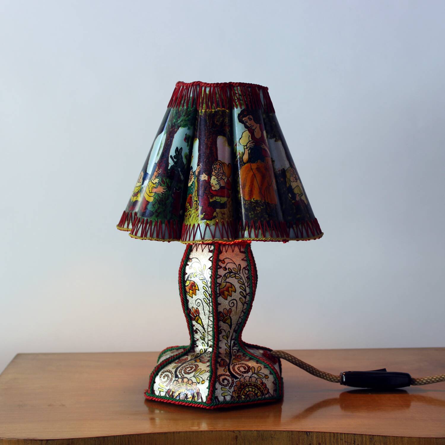 Rare Mid Century Snow White And Seven Dwarfs Children’s Table Lamp, 1950s
