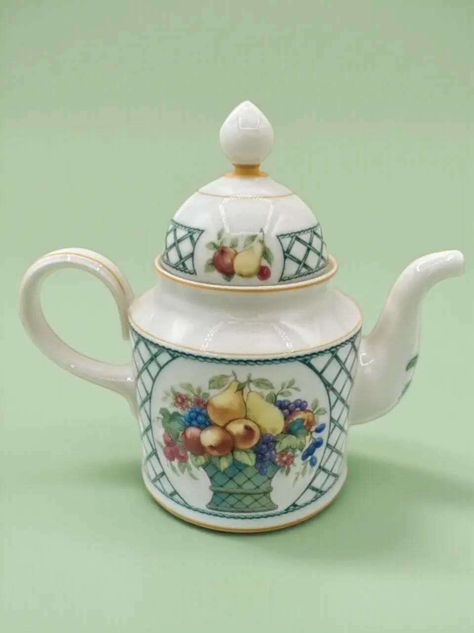 Villeroy & Boch Coffe Pot - Basket Pattern