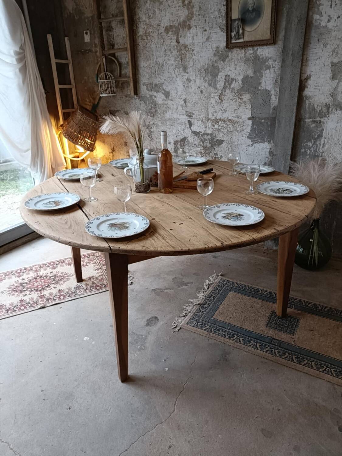 Round farmhouse table