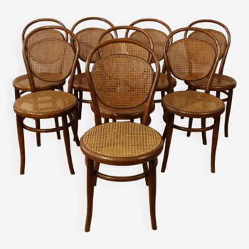 Série de huit chaises bistrot Thonet n°15
