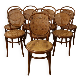 Série de huit chaises bistrot Thonet n°15
