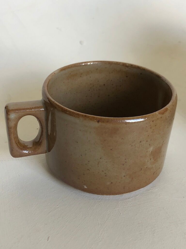 Set of 6 cups and saucers in res due