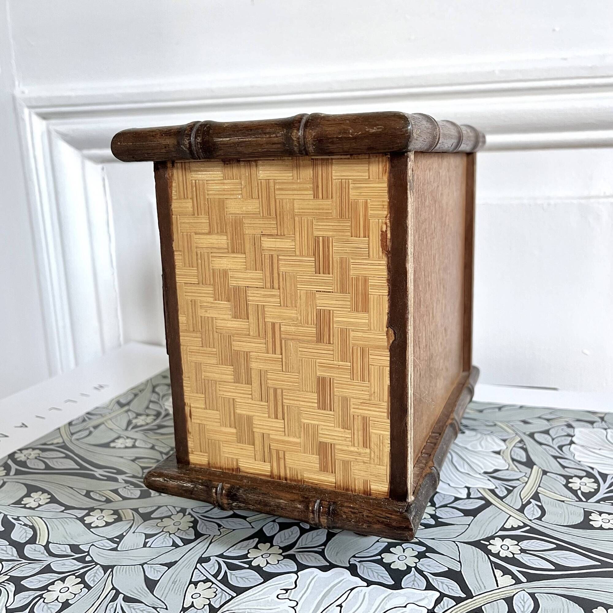 Vintage bamboo 3-drawer chest of drawers jewelry box
