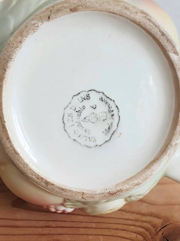 Salins slip teapot