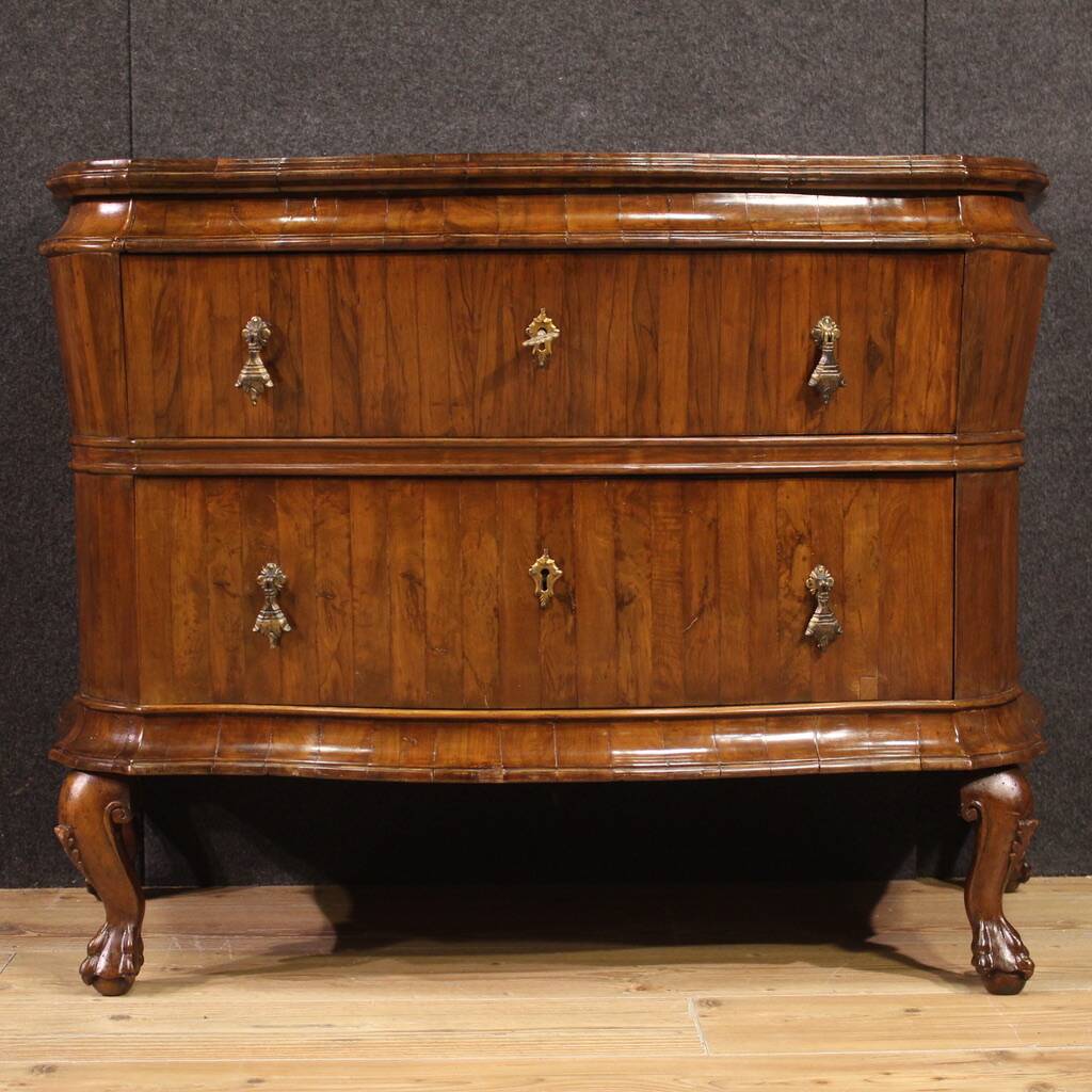 Venetian dresser from the first half of the 20th century