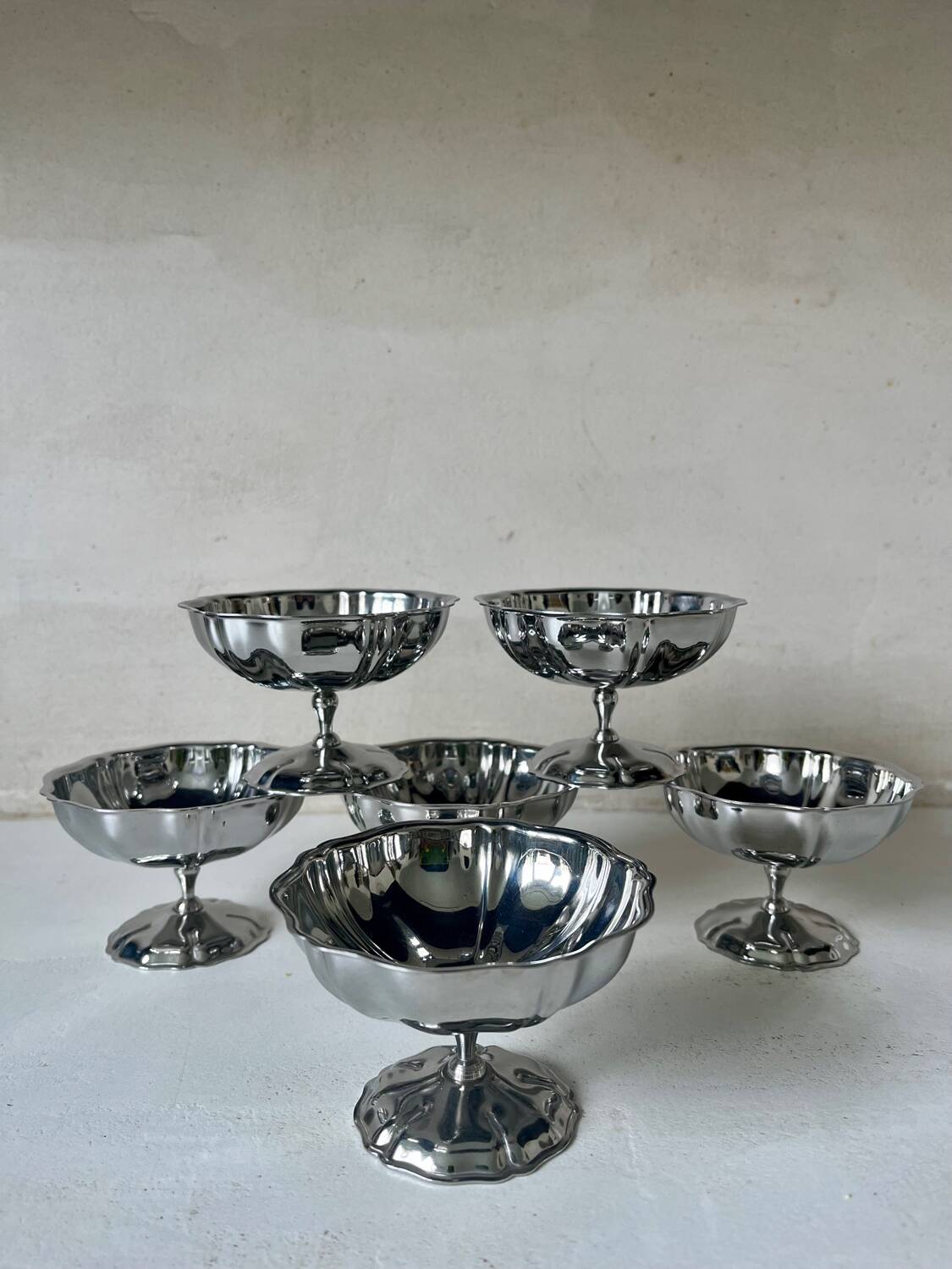 6 vintage 70s stainless steel footed bowls