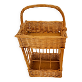 Wicker bar