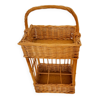 Wicker bar