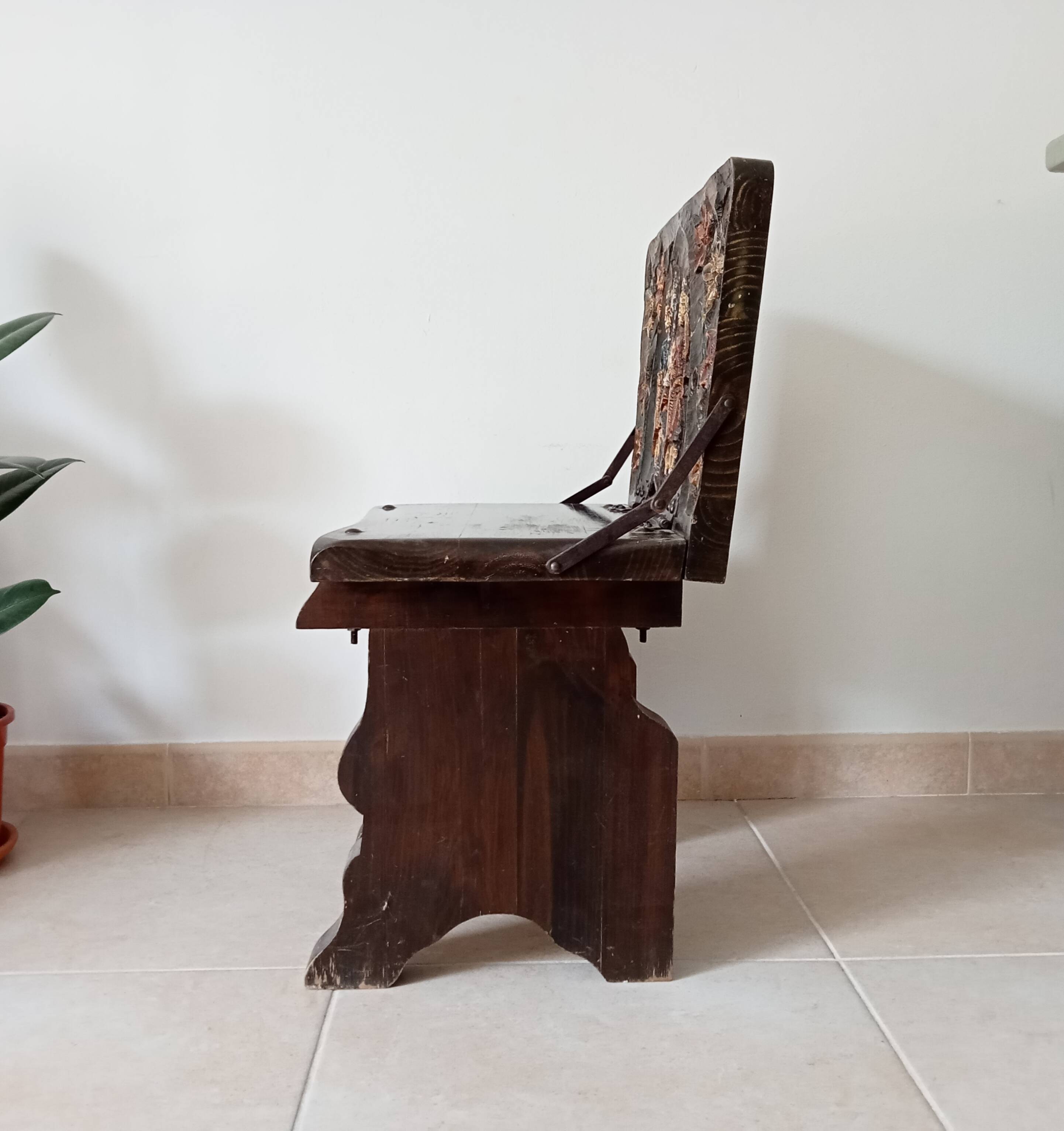 Spanish renaissance style folding chair in carved wood by mades
