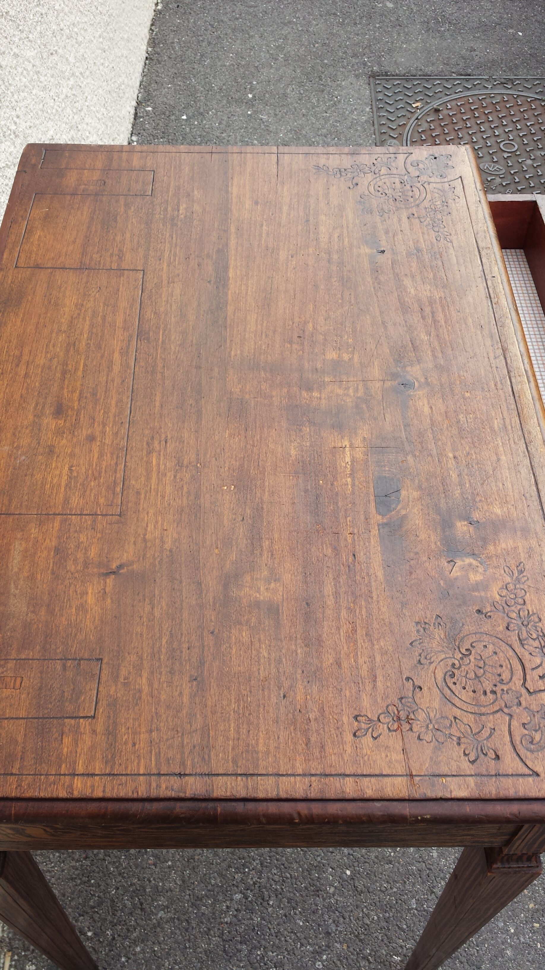 Desk old type empire