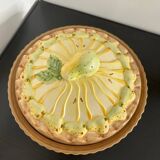 Barbotine pear tart dish