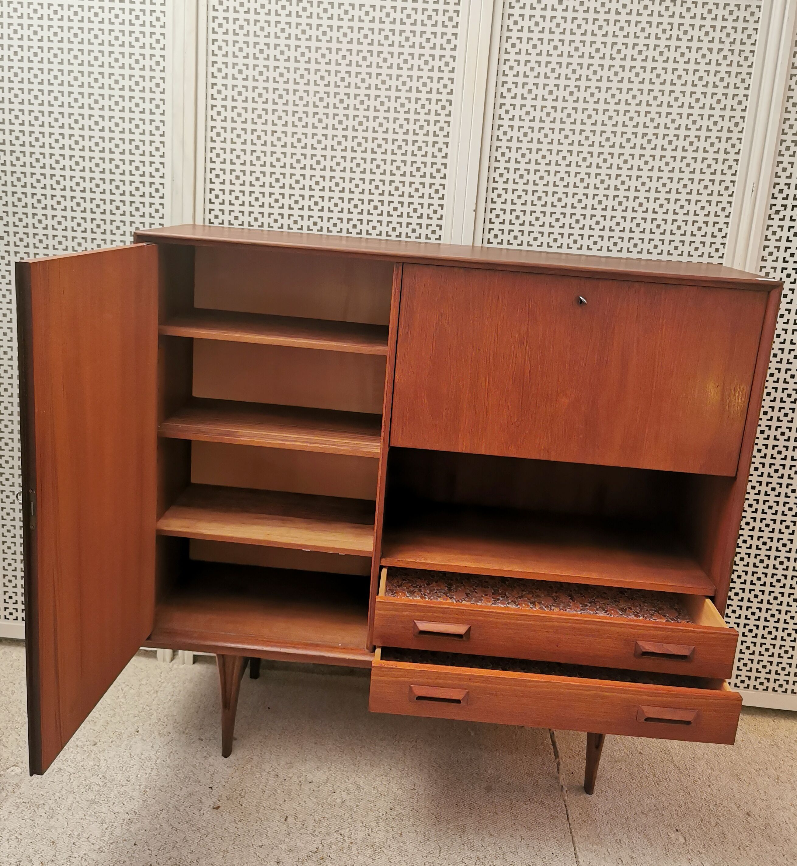 Scandinavian Secretary