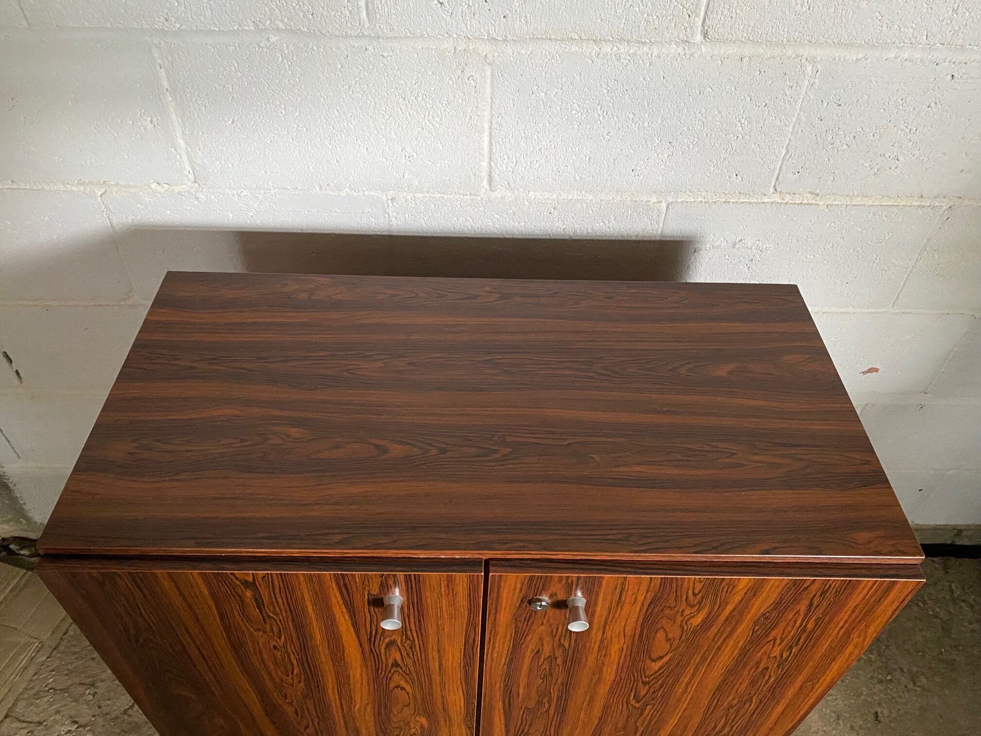 Storage cabinet 2 doors 2 shelves in veneer of rosewood vintage 1950