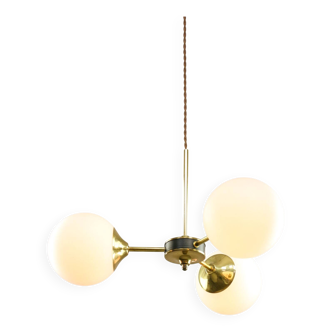 Mid-Century Modern Italian Chandelier in Brass and Opaline Glass, 1960s