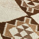 Tapis kilim ancien en laine – style bohème, motifs ethniques sur fond clair