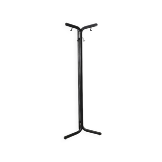 Porte-manteau en métal debout