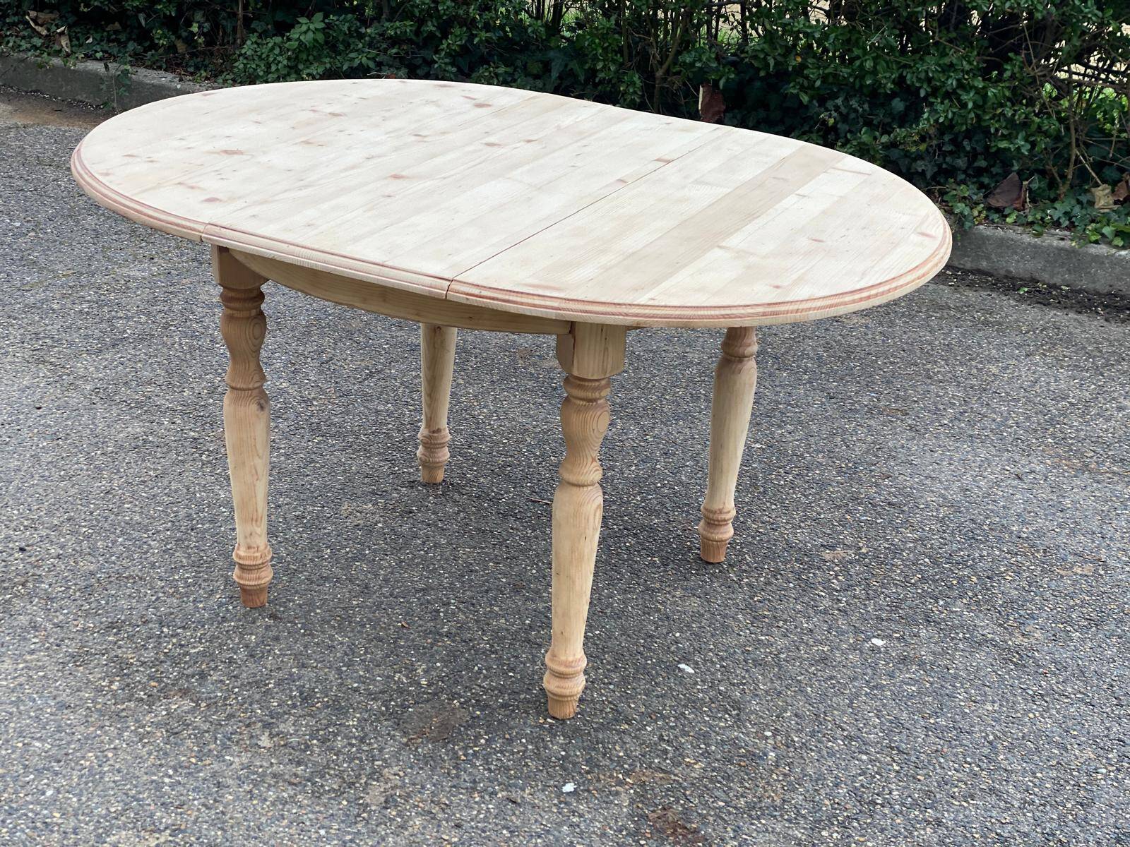 Renovated oval extendable round table in raw wood 115-160cm