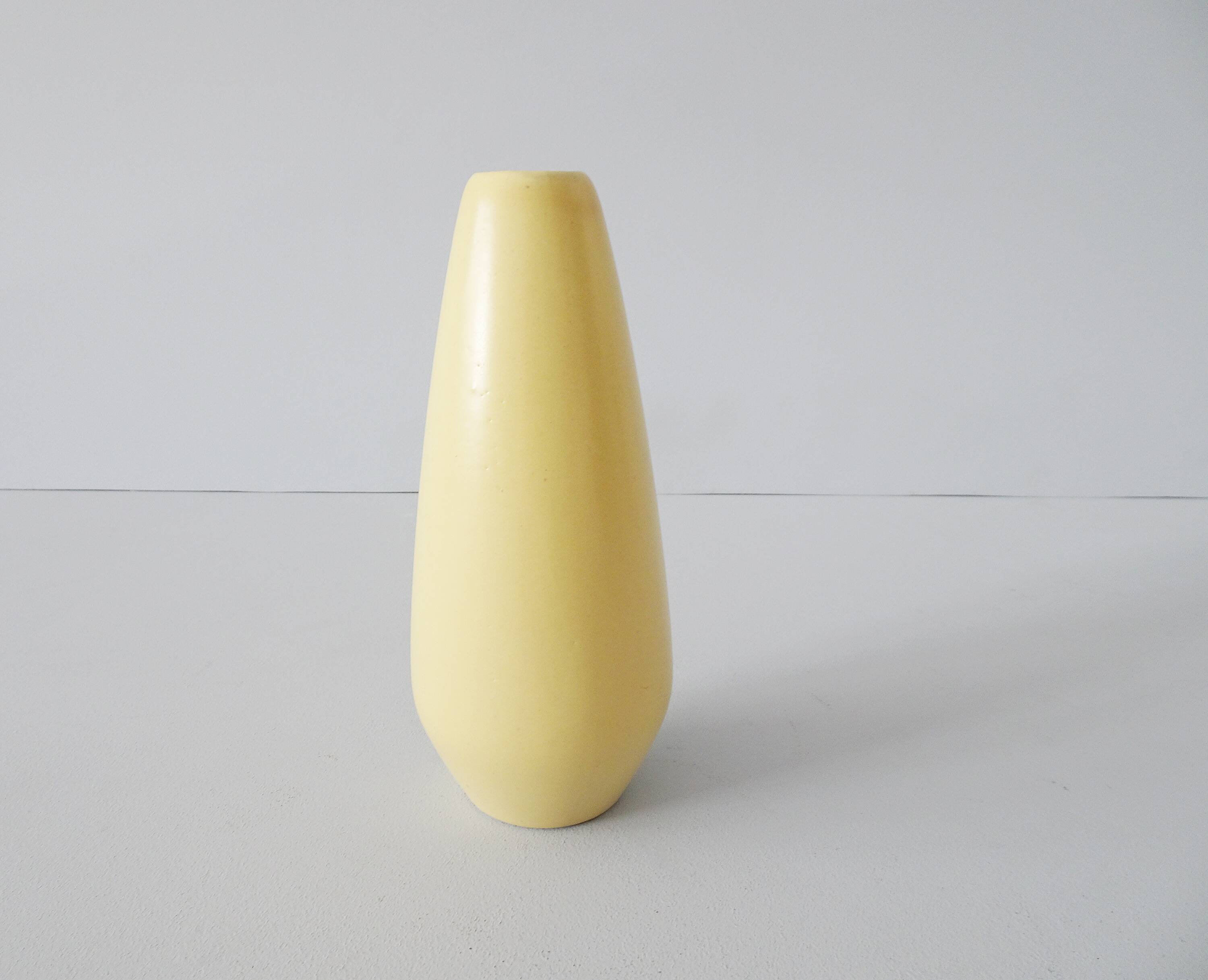 Vase jaune