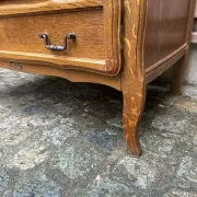 Curved commode with 3 drawers in Louis XV style, made of oak, 1980.