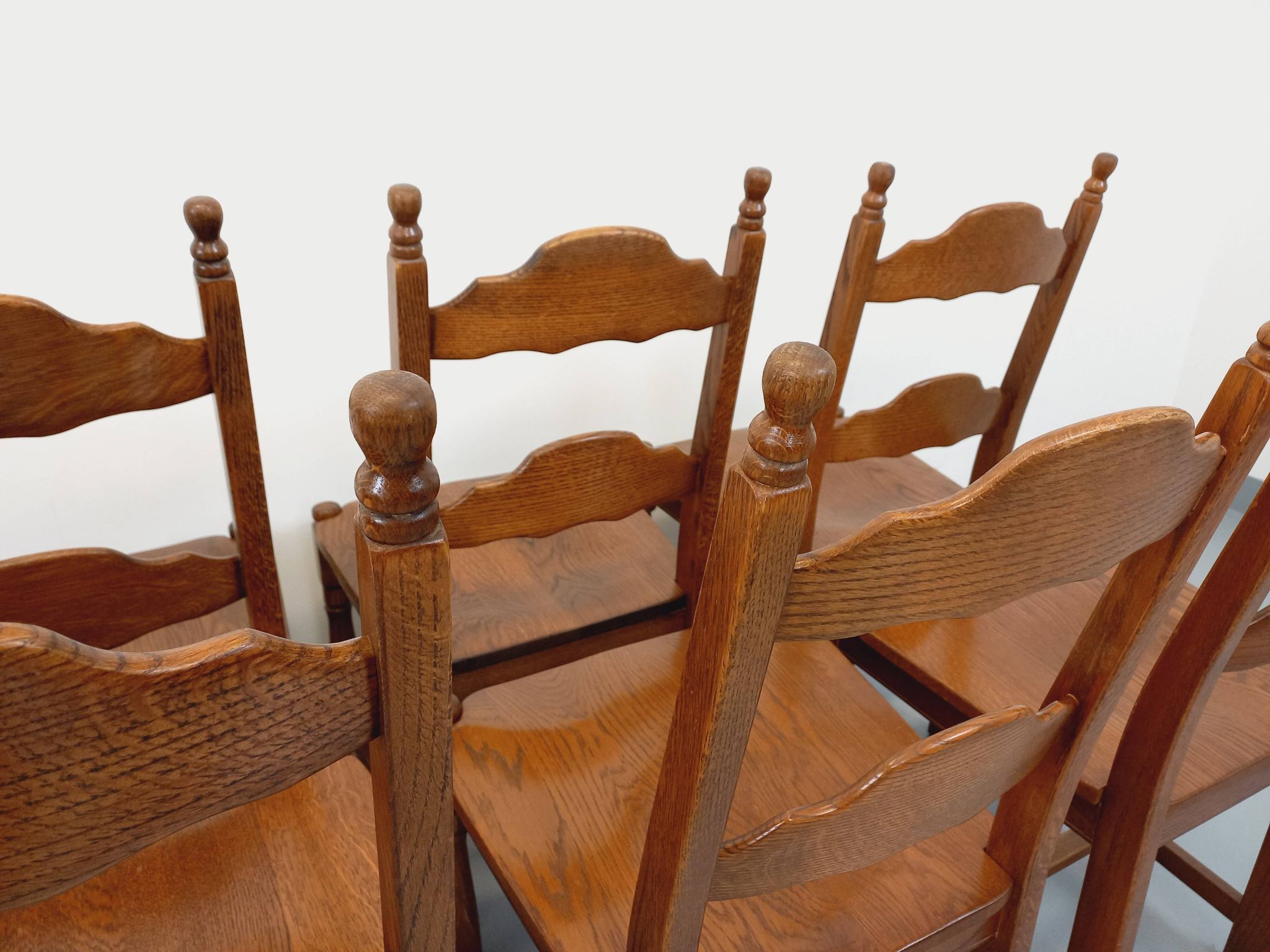 Set of 6 vintage brutalist chairs in oak wood from the 60s
