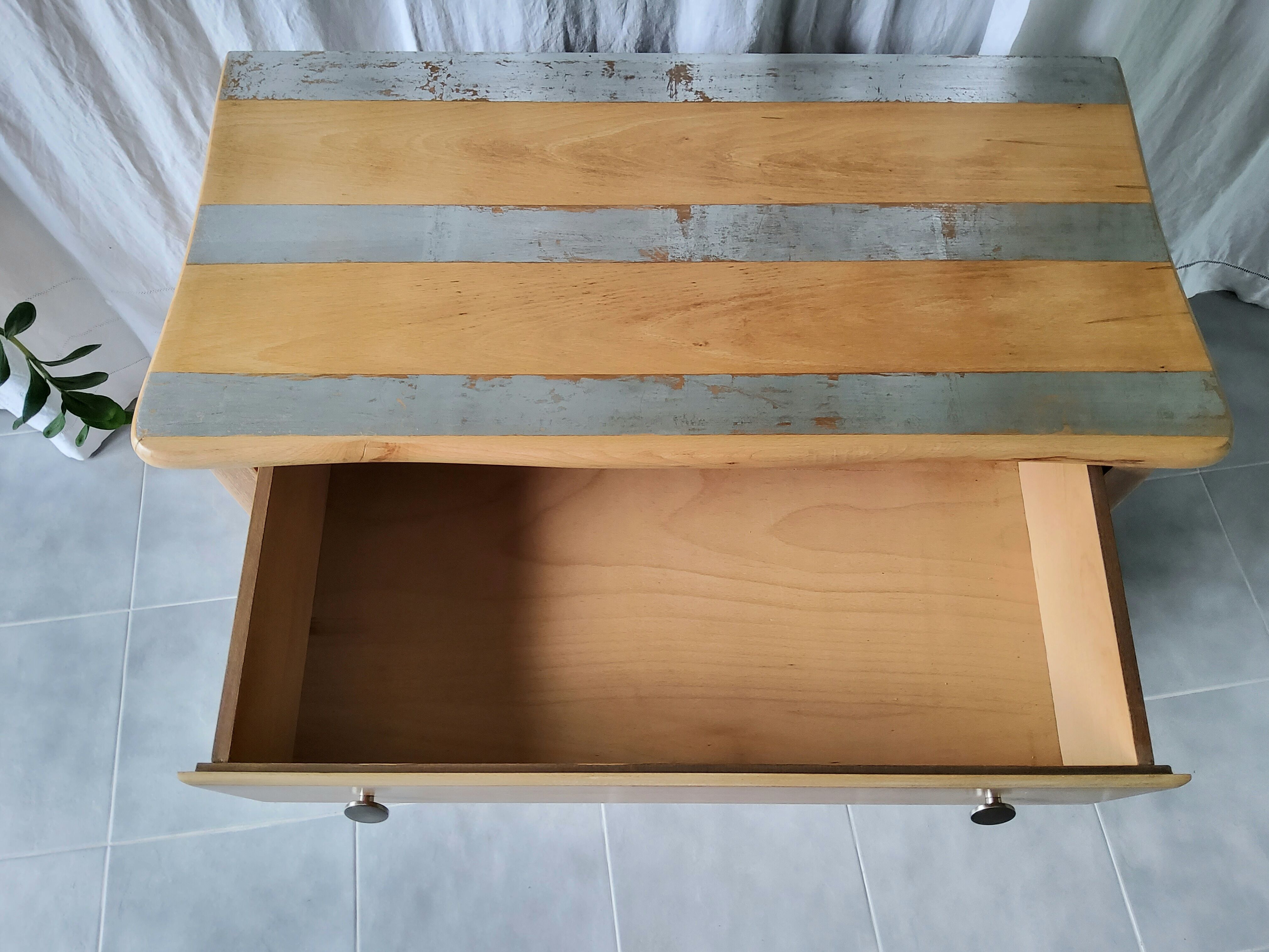 Commode vintage