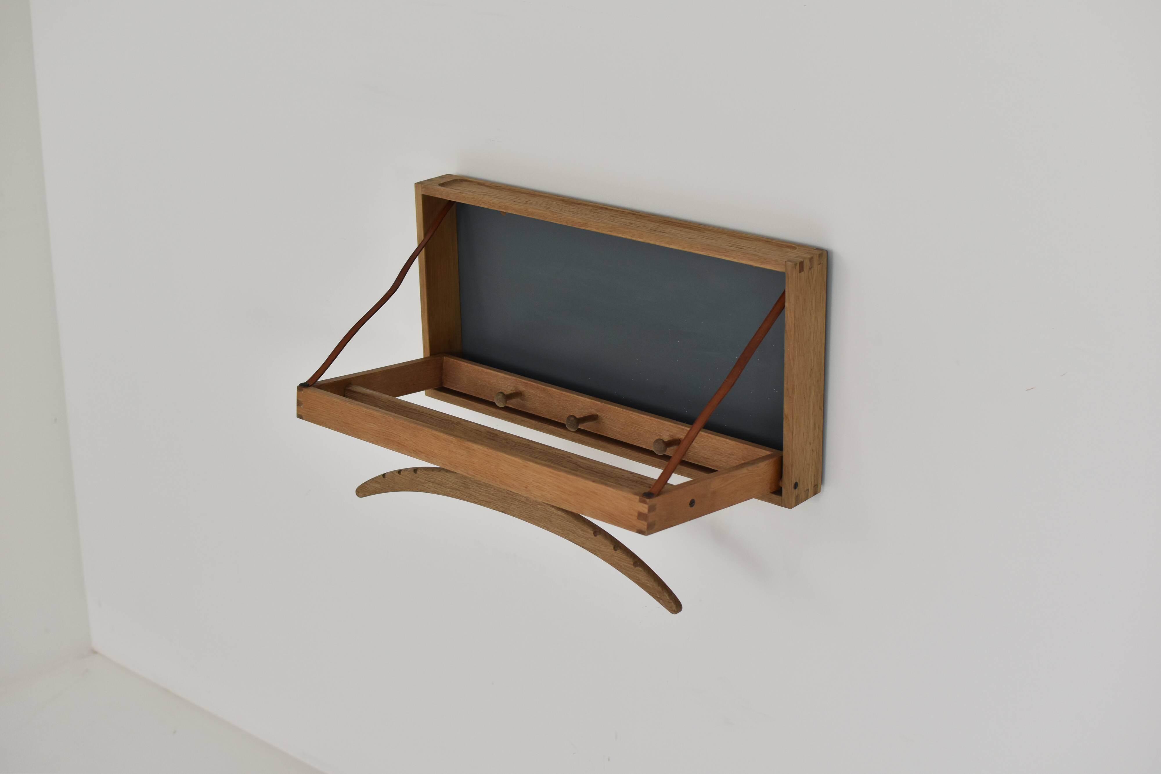 Valet mural d'Adam Hoff & Poul Østergaard pour Virum Møbelsnedkeri, Danemark 1963.