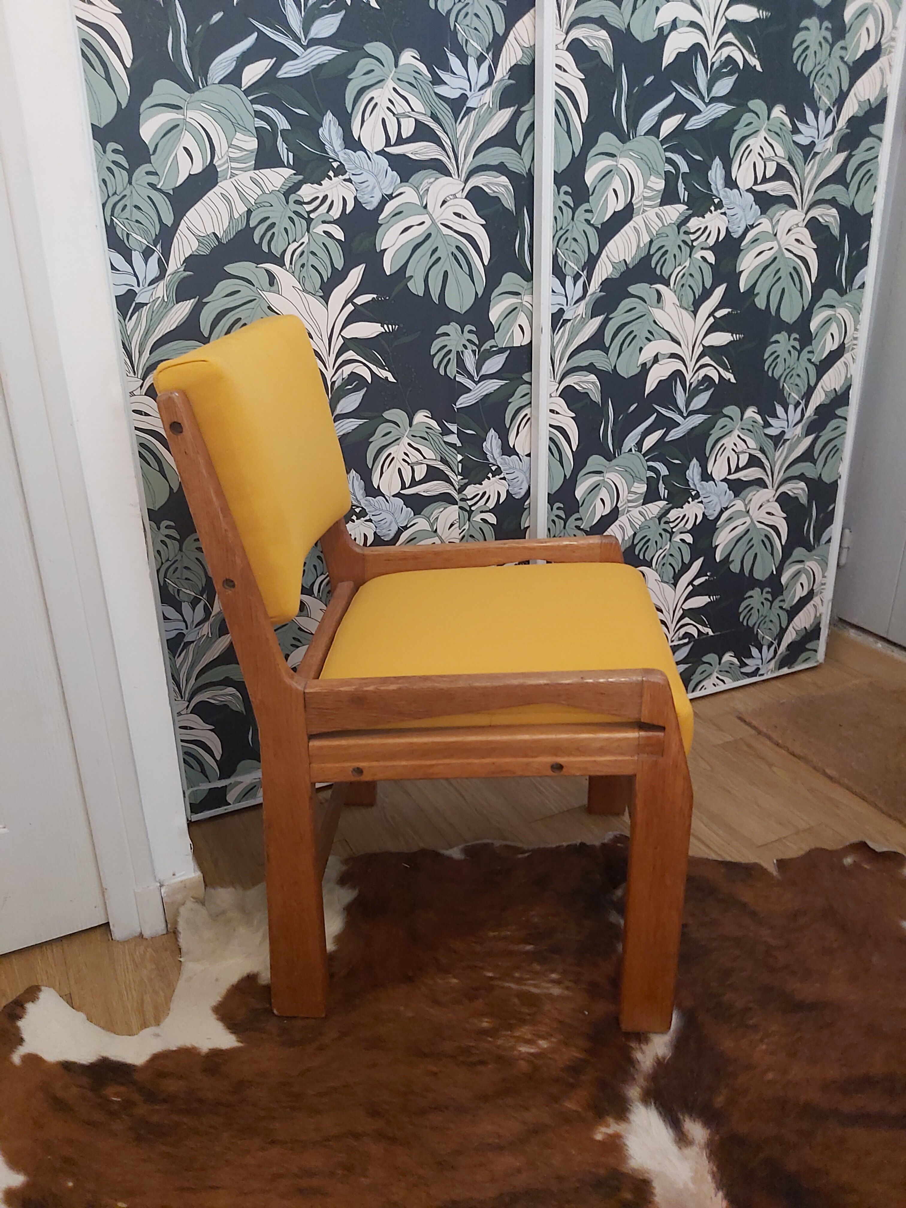 Chair in elm and fabric, 50