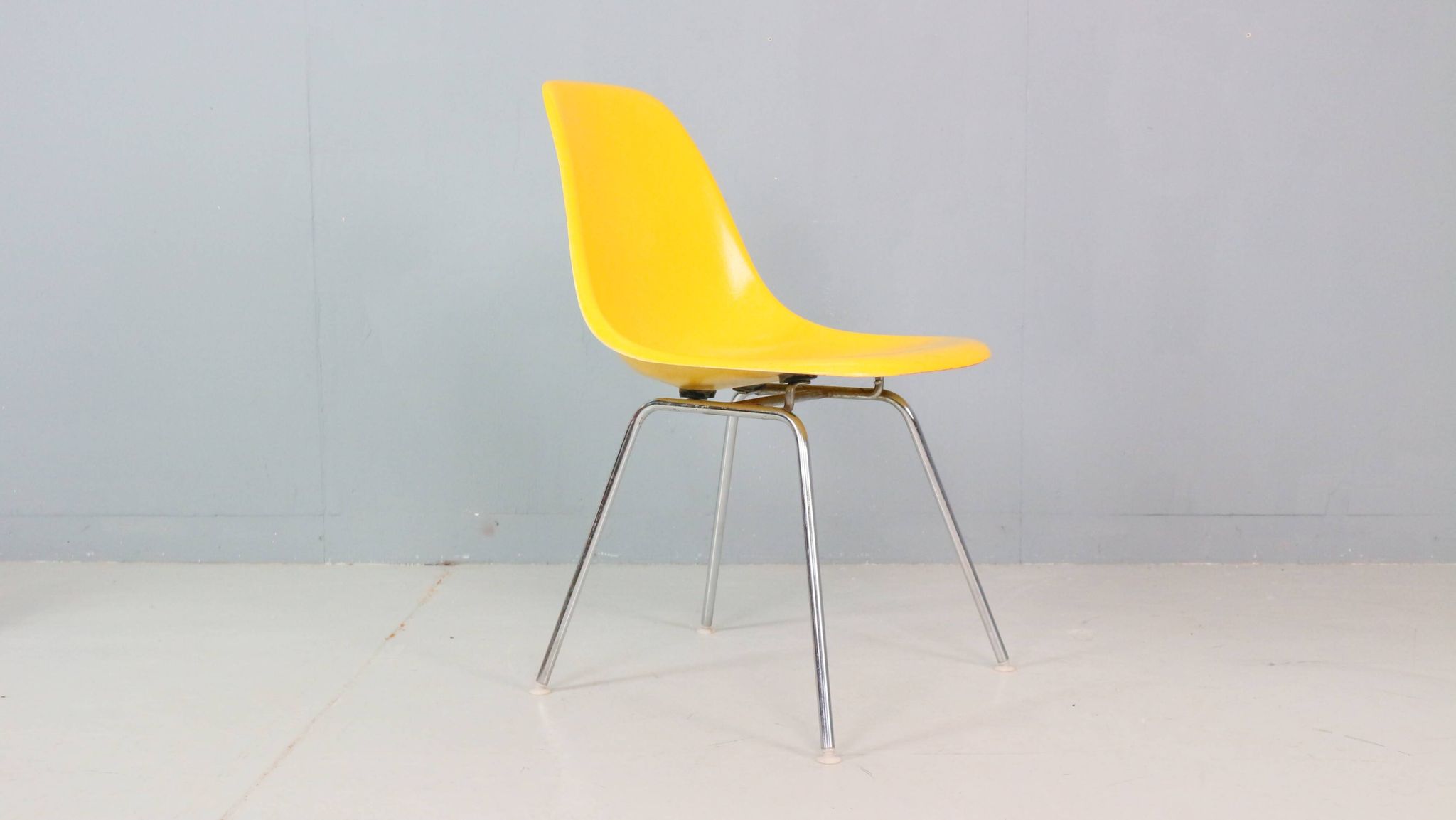 Charles & Ray Eames Set of 4 Yellow "La Fonda" Chairs for Herman Miller, 1960