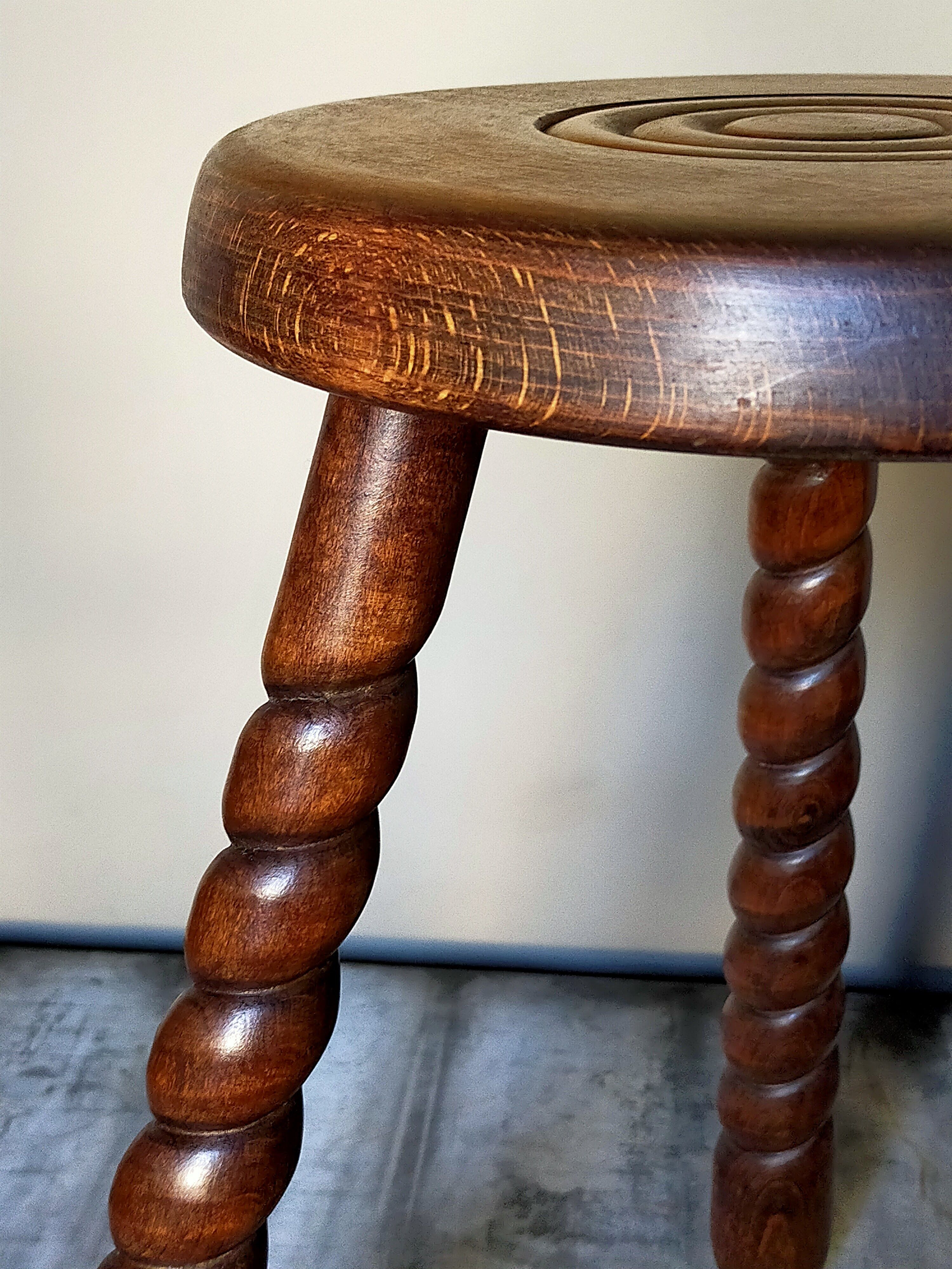 Vintage tripod stool in solid wooden twisted feet