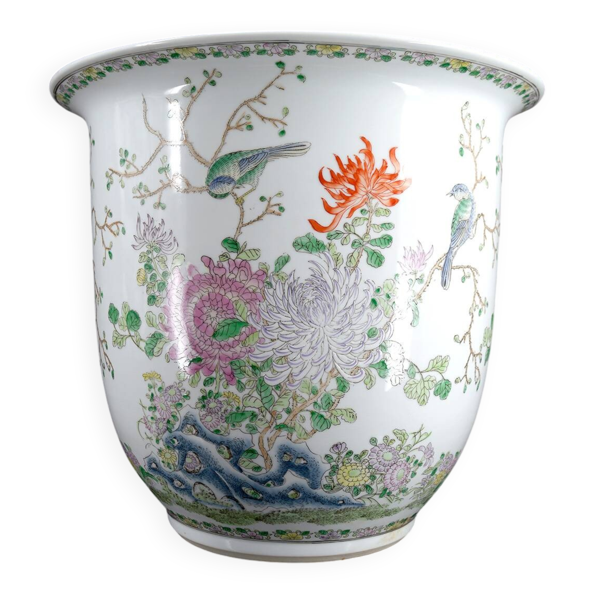 Important Chinese cache-pot with naturalistic floral and animal decoration – 20th century