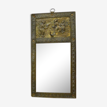 Miroir mural cadre en métal repoussé 16x30cm