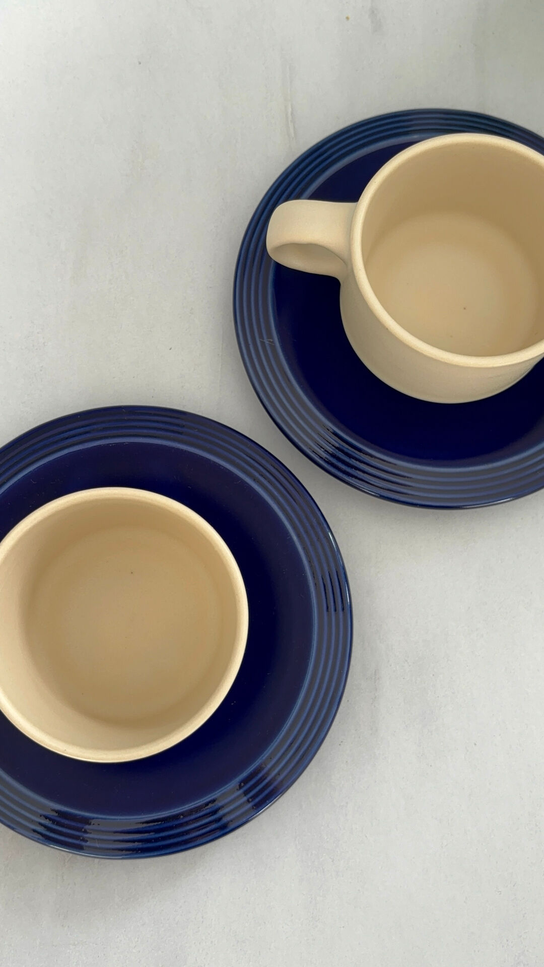 Set of 2 vintage ceramic mugs in cobalt blue & ecru • Tea service