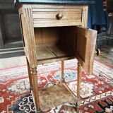 Table de chevet ancienne en bois avec plateau en marbre