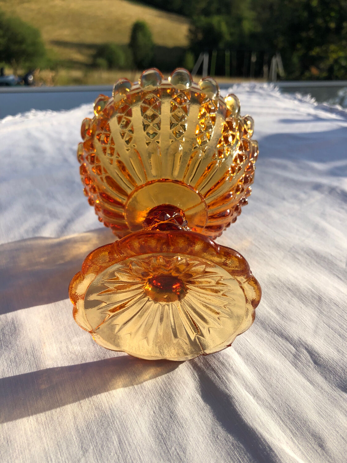 Amber glass calyx