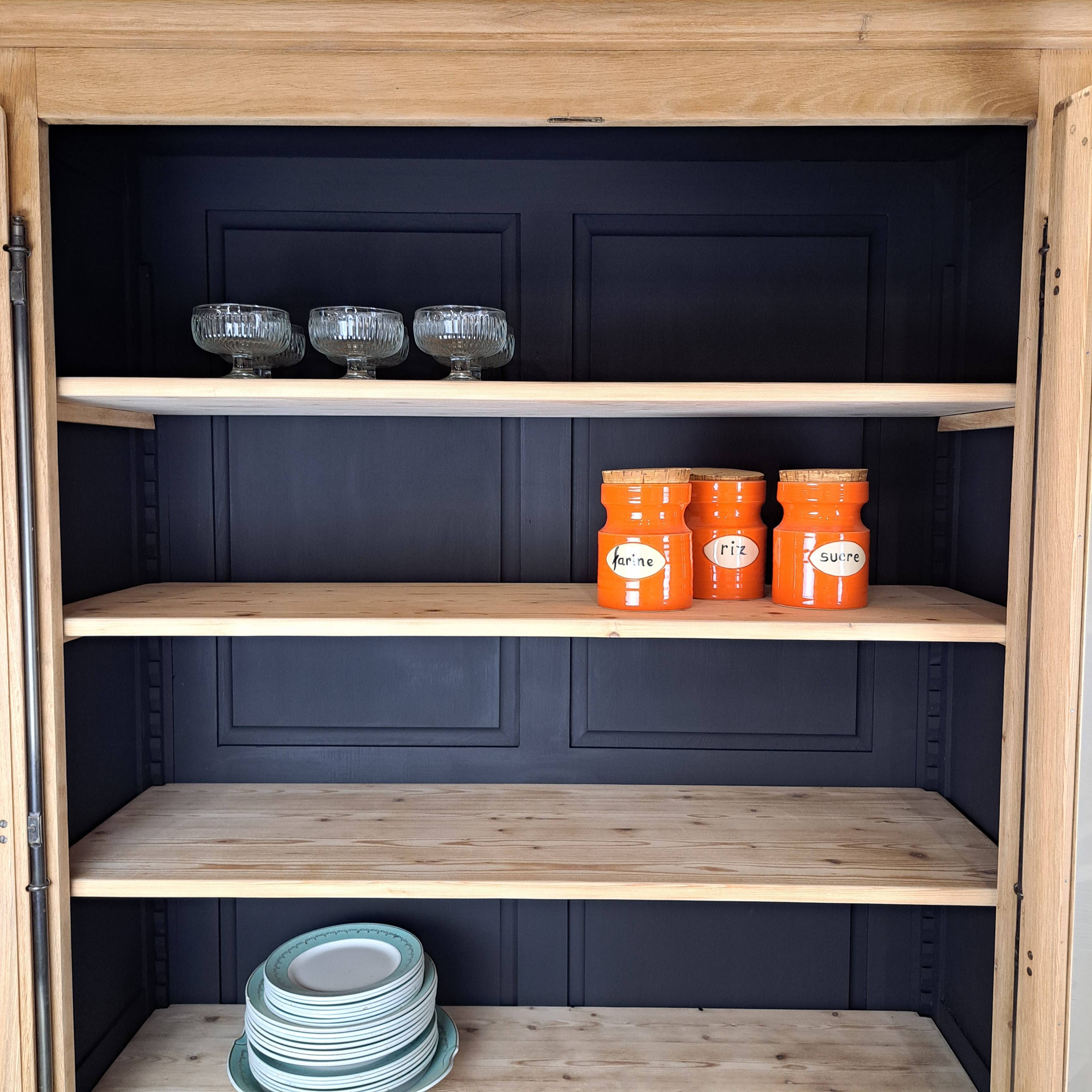GLASS CABINET IN SOLID OAK