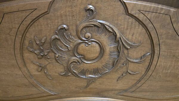 Tête de lit ancienne en bois sculpté, style Louis XV–début XXᵉ siècle