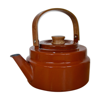 Kettle hygge Scandinavian metal & wood