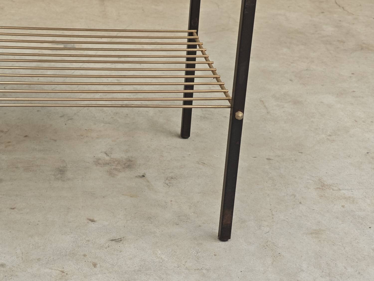 Vintage vinyl serving trolley in wood and gold metal