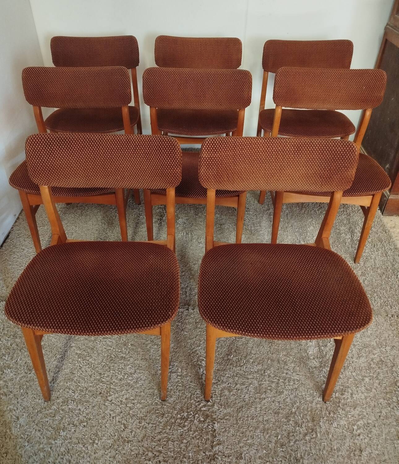 8 Svandinavian style chairs
