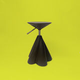 Tabouret pivotant par Philippe Starck édité par Presence Paris pour L'Oréal, années 80.